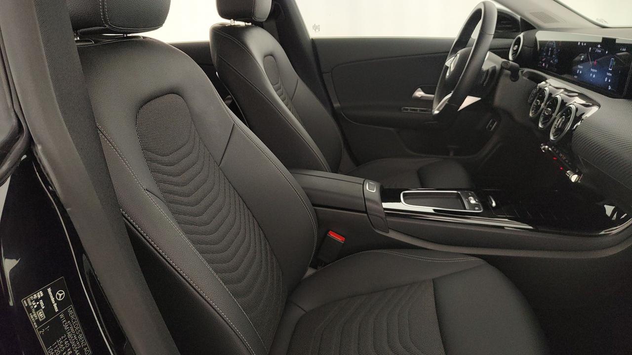 Mercedes-Benz CLA Shooting Brake 180 d Advanced auto