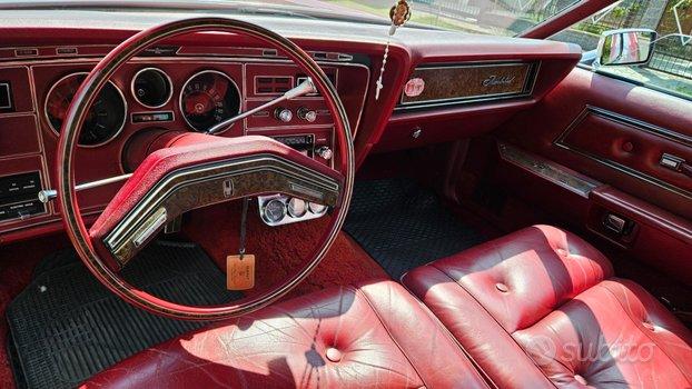 Ford Thunderbird coup