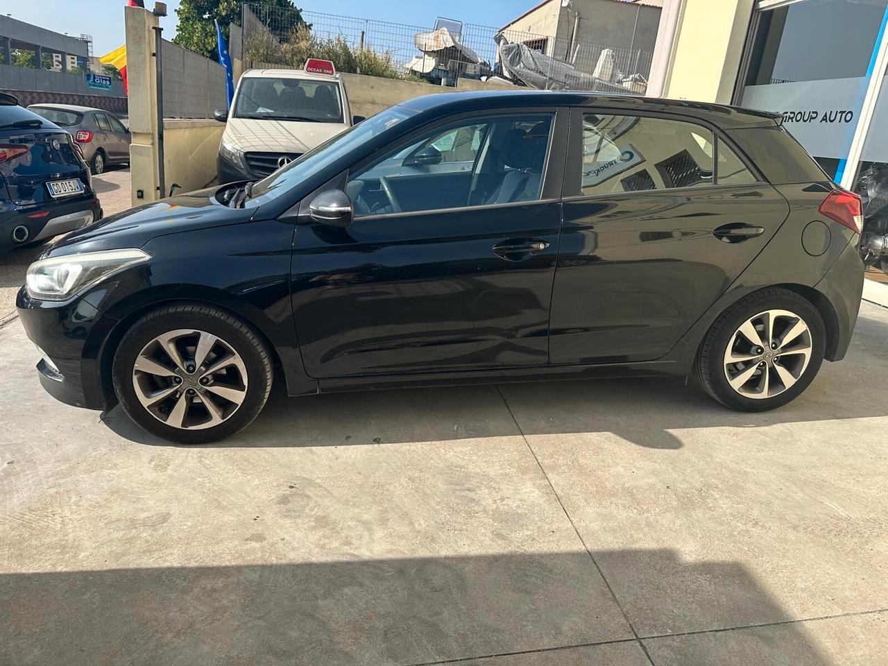 Hyundai i20 BENZINA 2016 ACCESSORIATA NEOPATENTATI