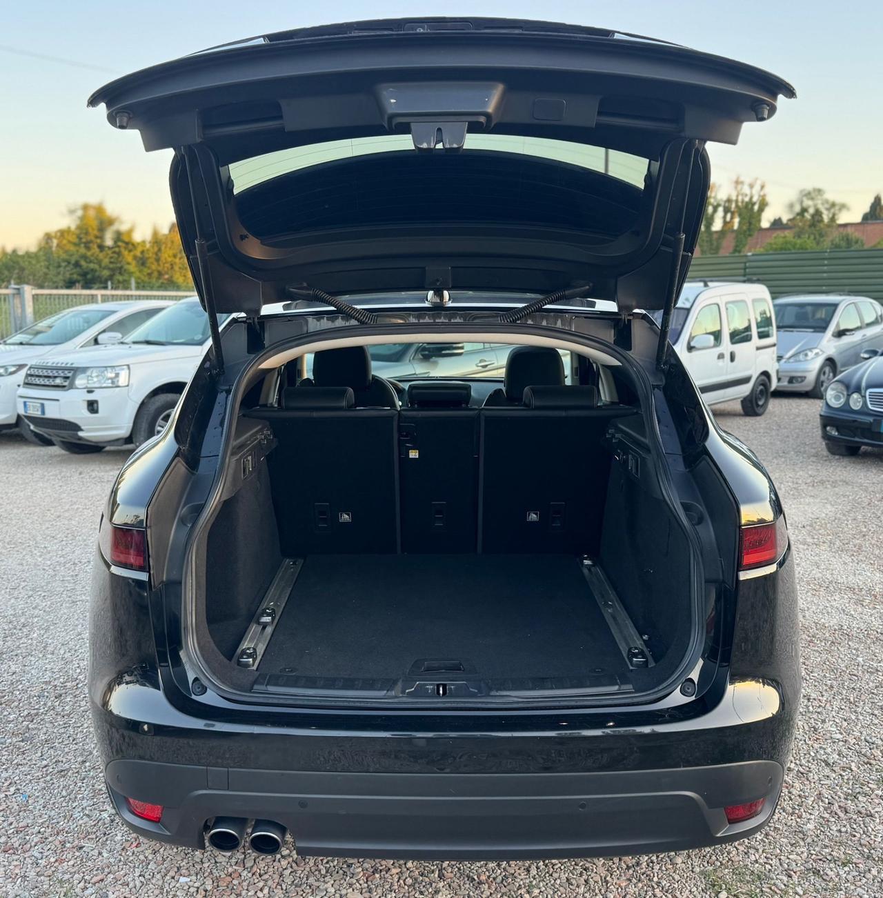 Jaguar F-Pace 2.0 D 180 CV AWD aut. R-Sport