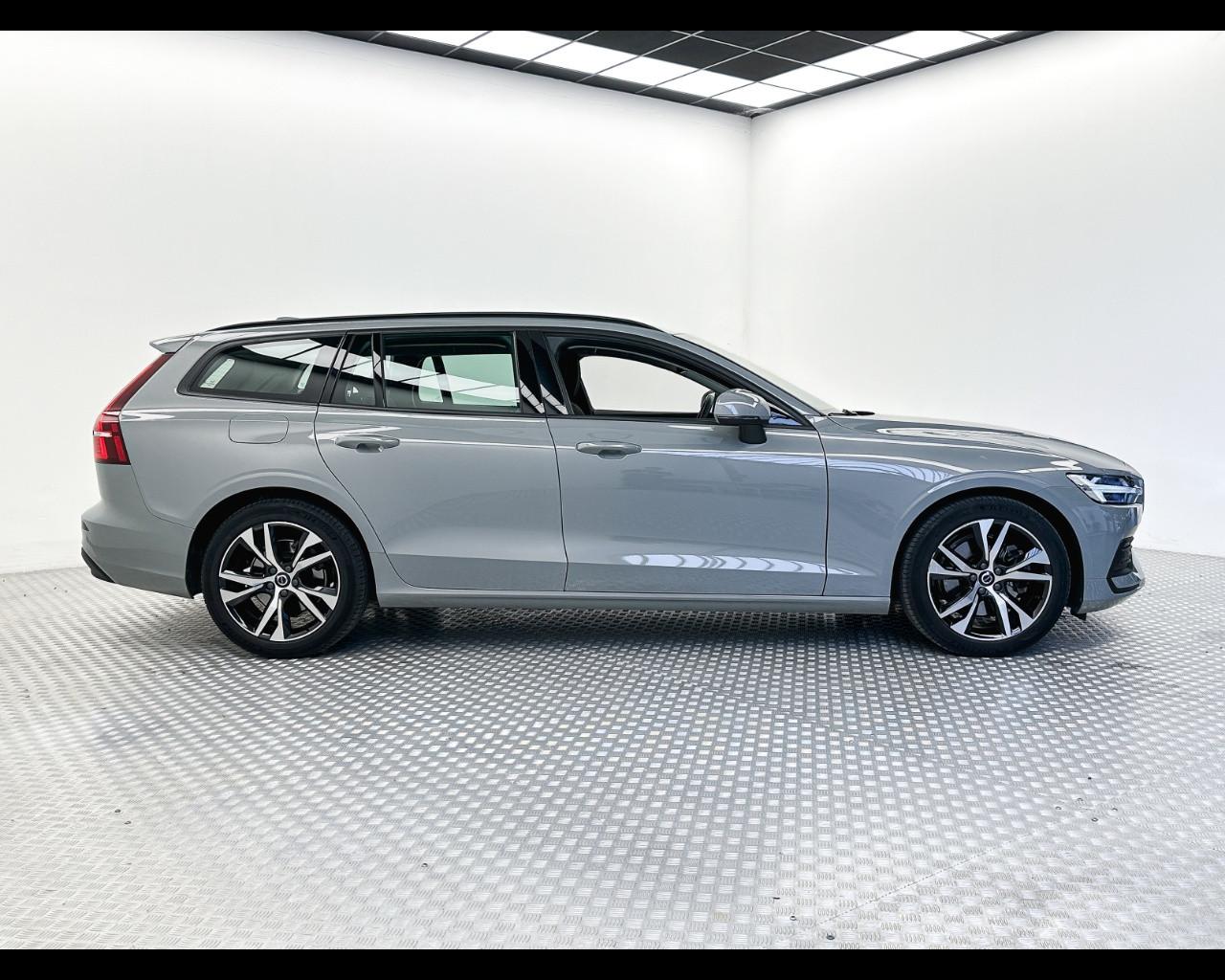 VOLVO V60 B4 (d) automatico Essential