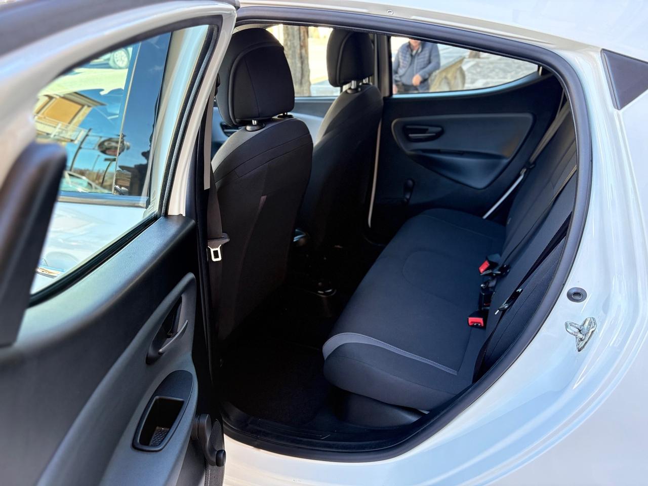 Lancia Ypsilon 1.2 69 CV 5P Gold UCONNECT Blue&Me