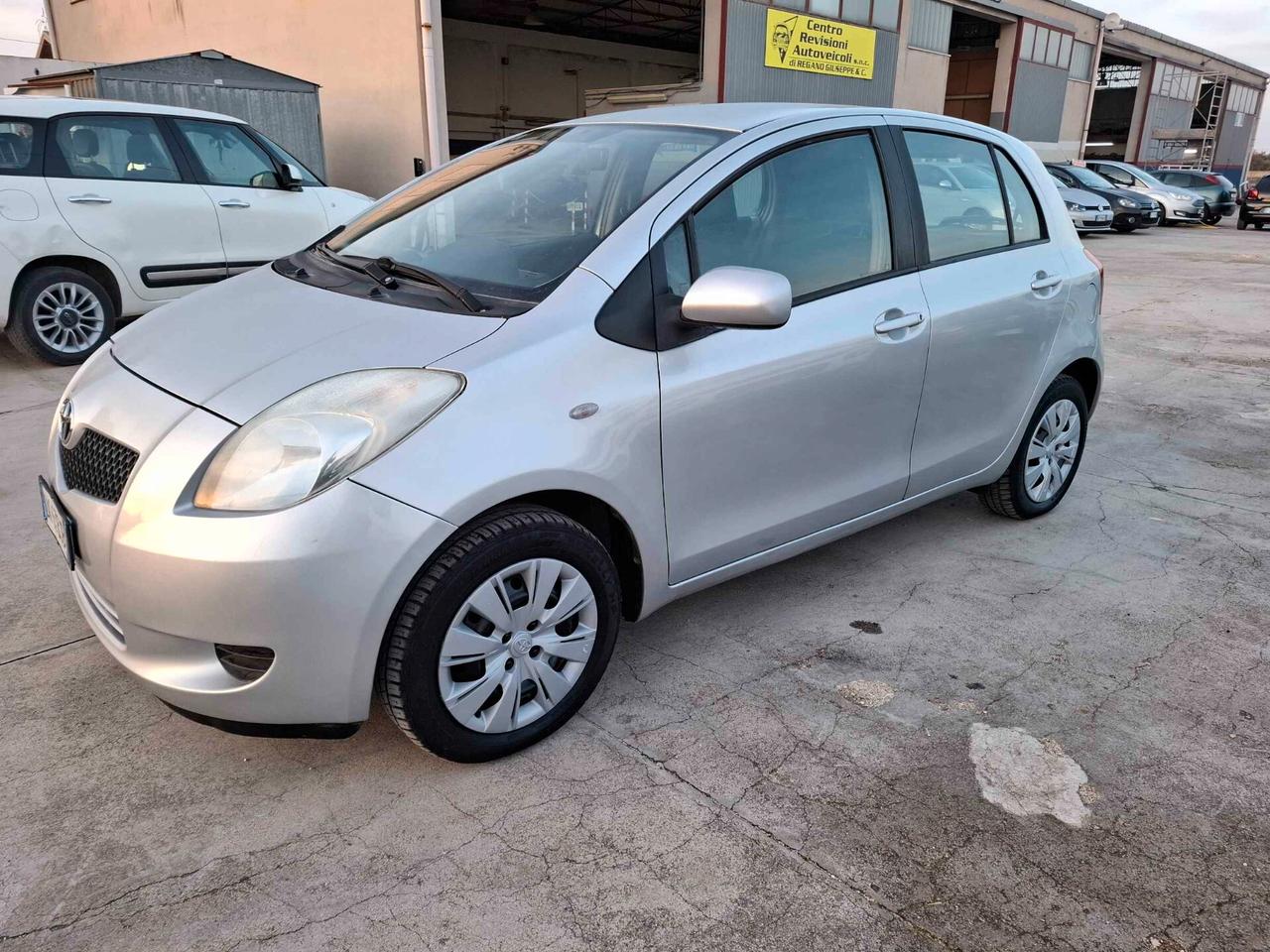 TOYOTA YARIS 1.0 BENZINA 5 PORTE - 2007