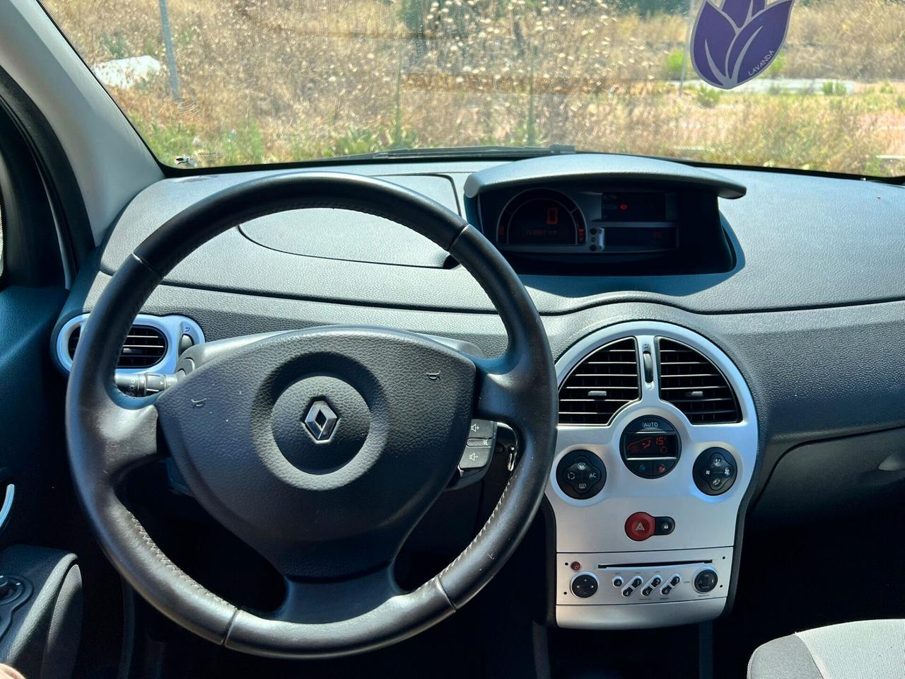 Renault Modus 1.5DCI A-F-F-A-R-O-N-E