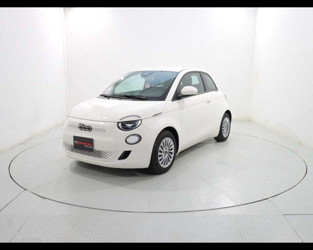 FIAT 500 Action Berlina 23,65 kWh