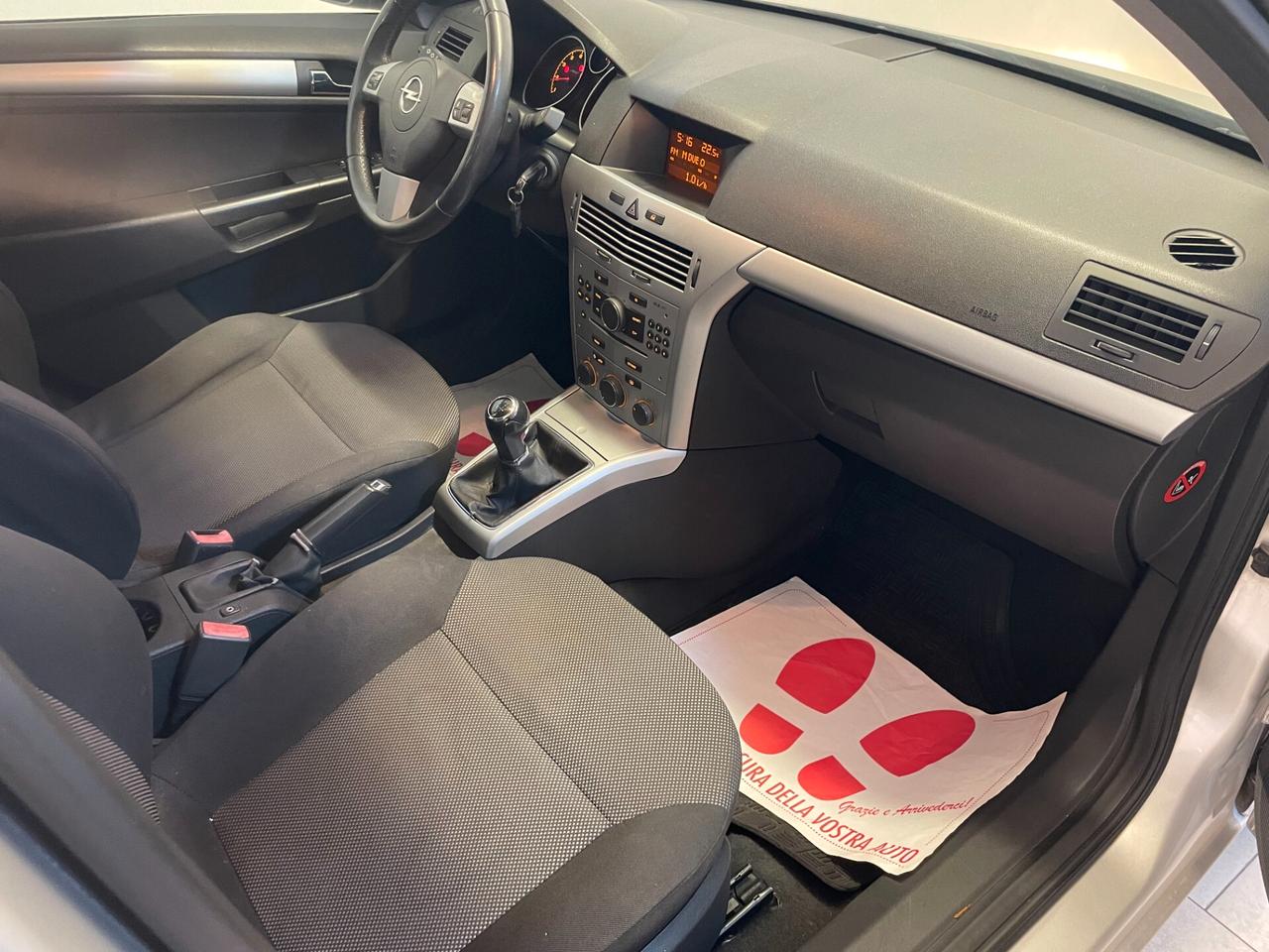 Opel Astra 5p 1.4 GPL FULL TAGLIANDATA NEOPATENTATI