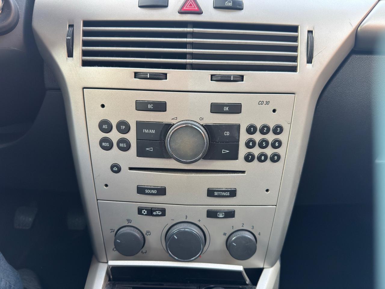 Opel Astra ADATTA A NEOPATENTATI 1.4 16V Twinport Station Wagon Enjoy