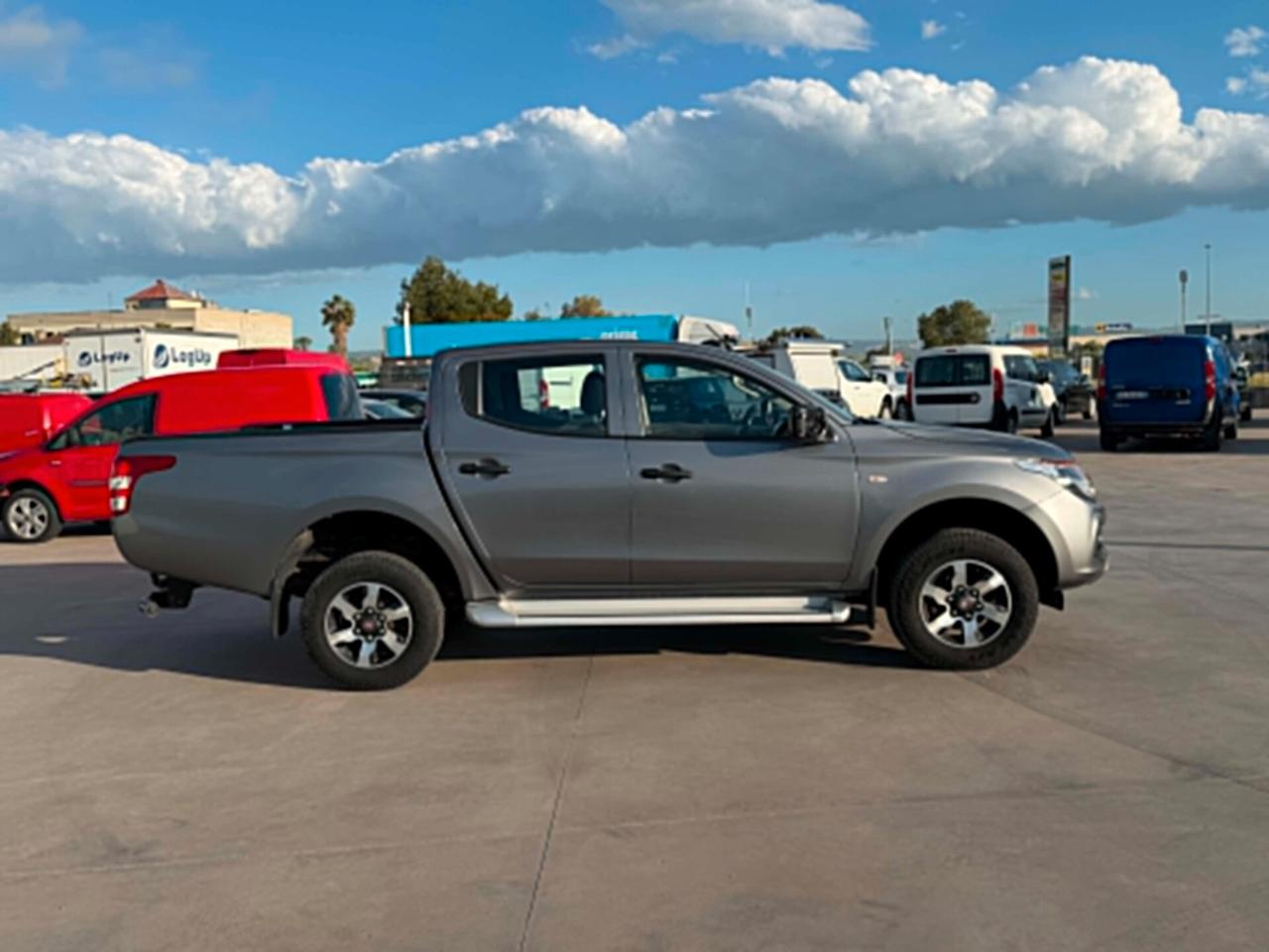 Mitsubishi L200 2.4 DI-D/154CV Club Cab Invite Plus
