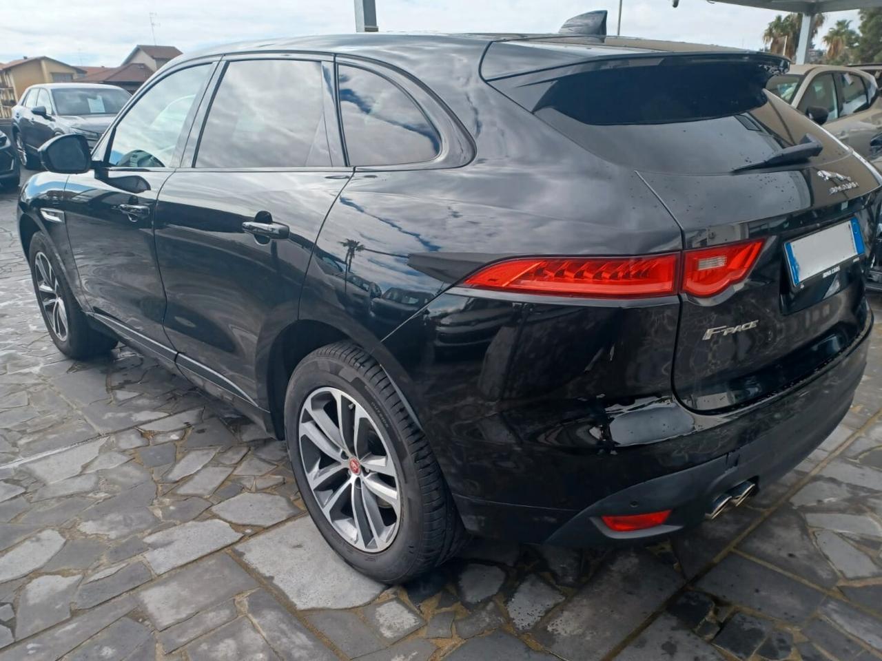 Jaguar F-Pace 2.0 D 180 CV AWD Portfolio