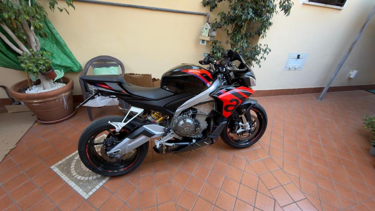 Aprilia Tuono 660
