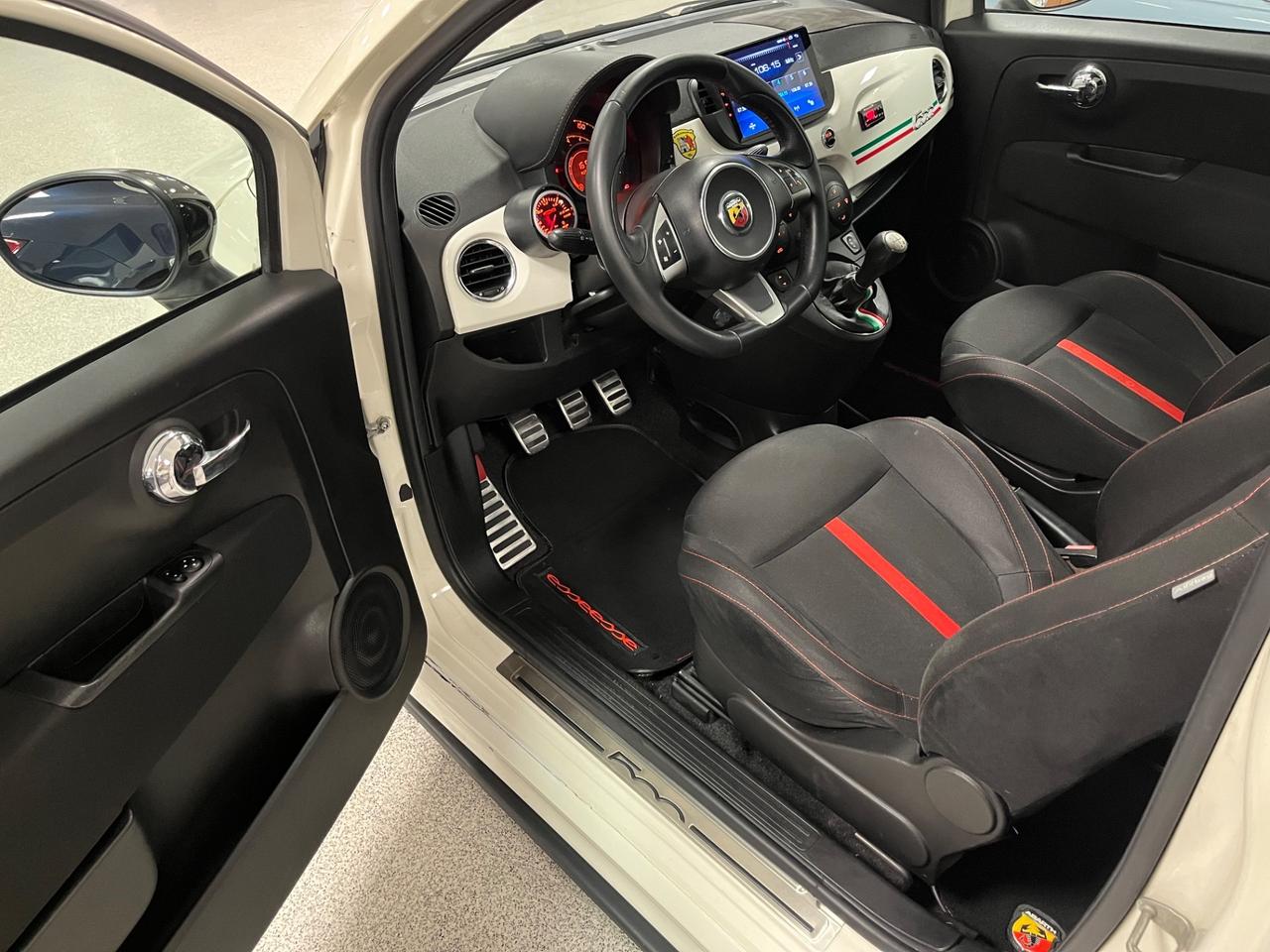 Abarth 500 1.4 Turbo T-Jet 275cv ESSEESSE