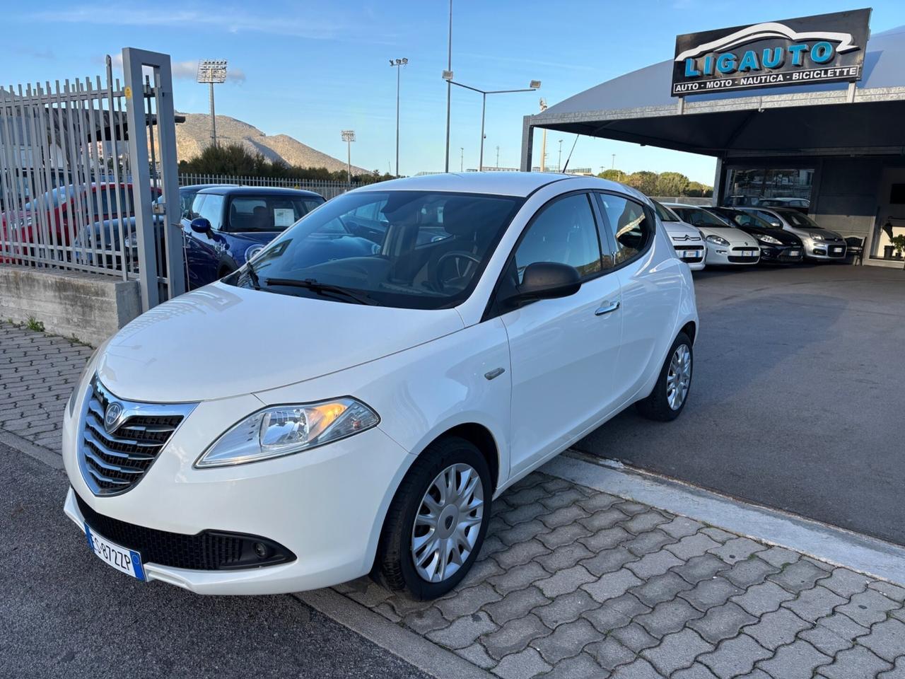 Lancia Ypsilon 1.3 MJT 16V 95 CV 5 porte S&S Silve