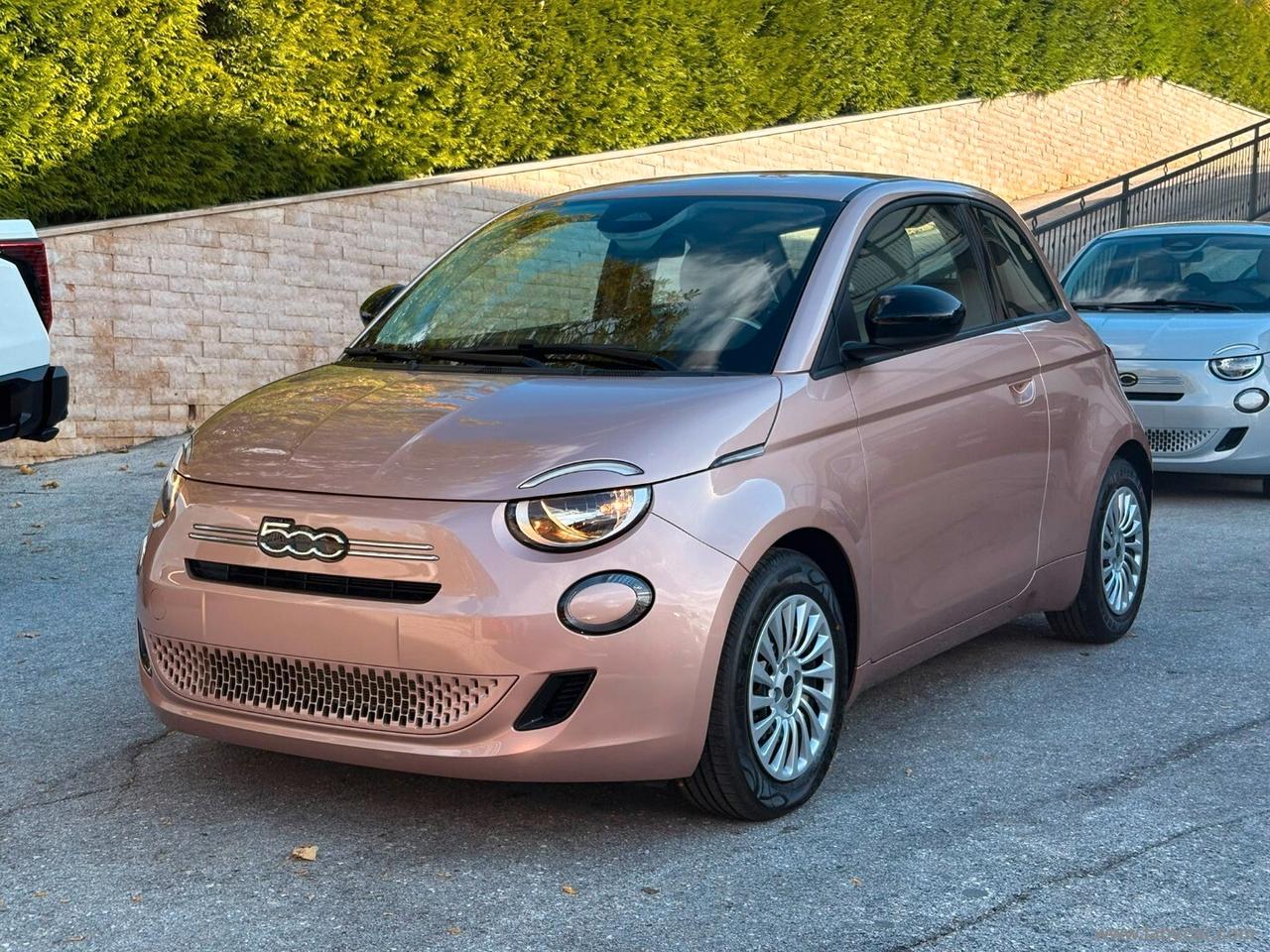 Fiat 500 Berlina Hybrid Pop