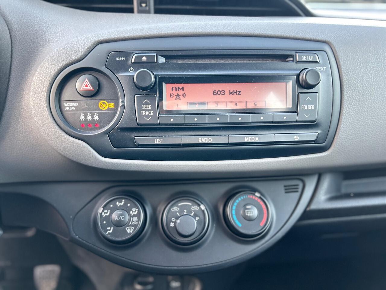 Toyota Yaris 1.0 5 porte Lounge