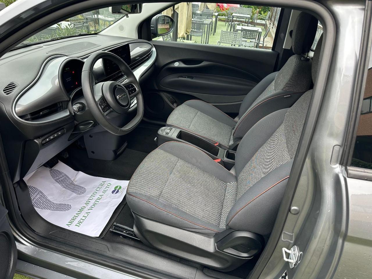 Fiat 500e 42KWH Business Openging Edition 16000km