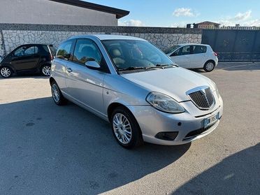 Lancia Ypsilon 1.3 MJT 75 CV Argento