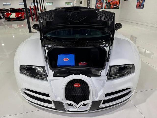 BUGATTI Veyron VEYRON 16.4 1001HP 1 of 2 LINEA VIVERE OF MANSORY