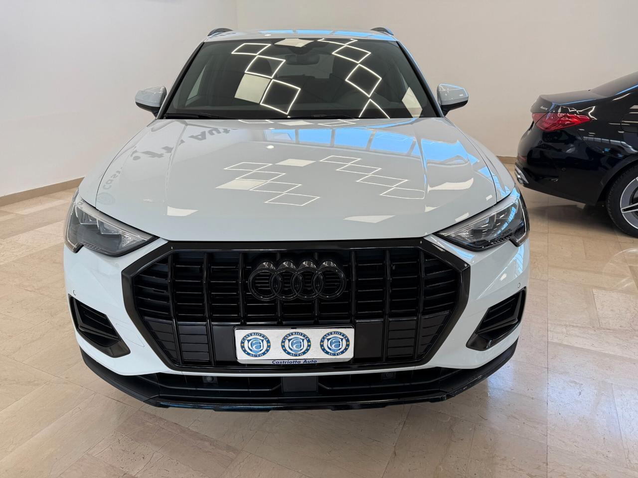 Audi Q3 35 2.0 tdi 150cv s-tronic S-line esterno