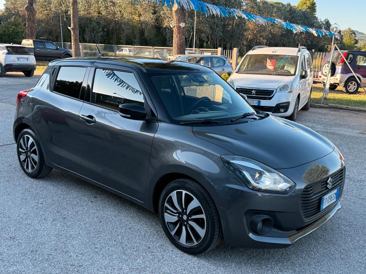 "UNA CHICCA" Suzuki Swift 1.2 Hybrid Top + GPL