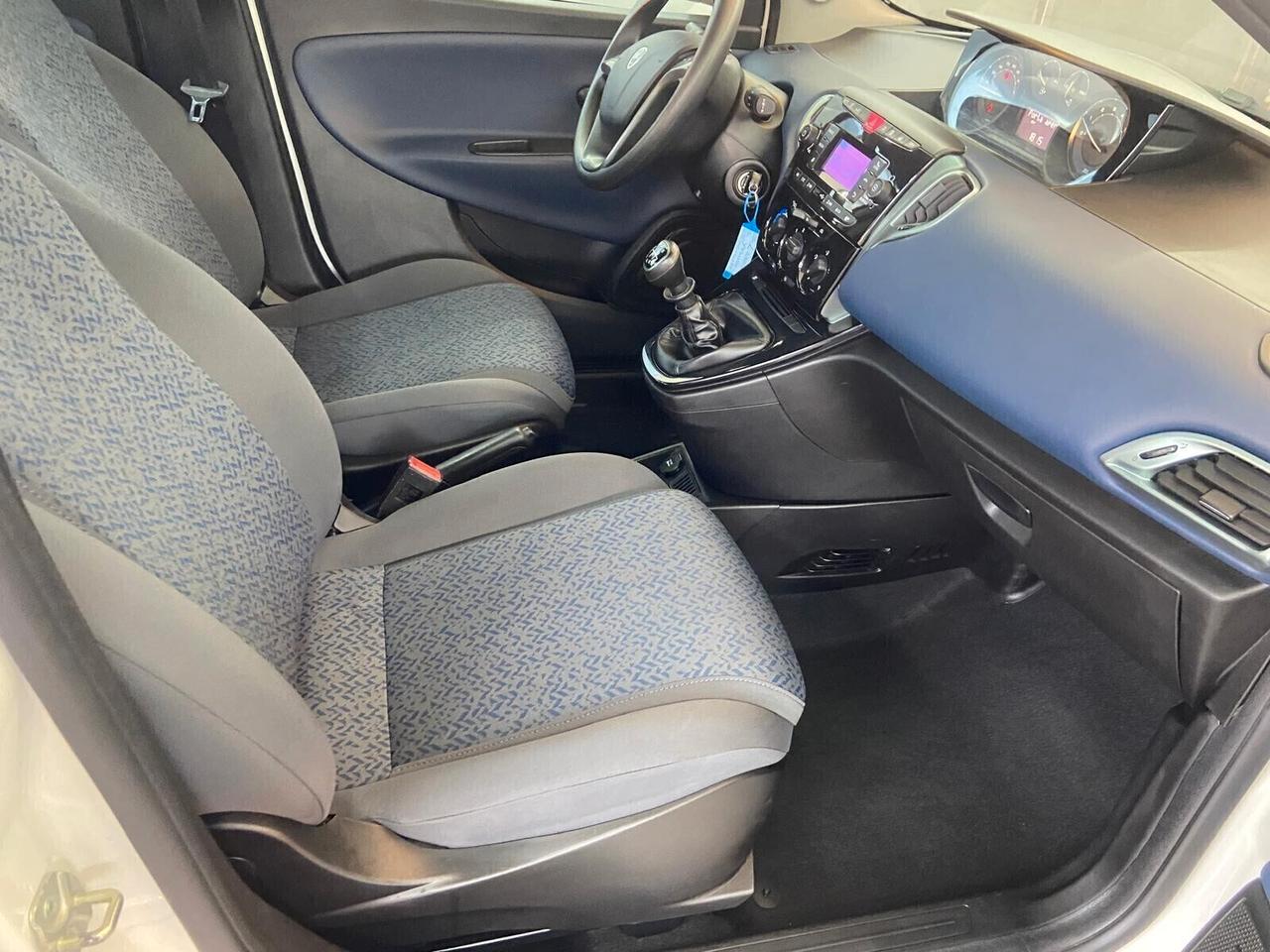 Lancia Ypsilon 1.0 FireFly 5 porte S&S Hybrid Gold