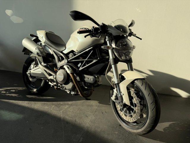 DUCATI Monster 696 696