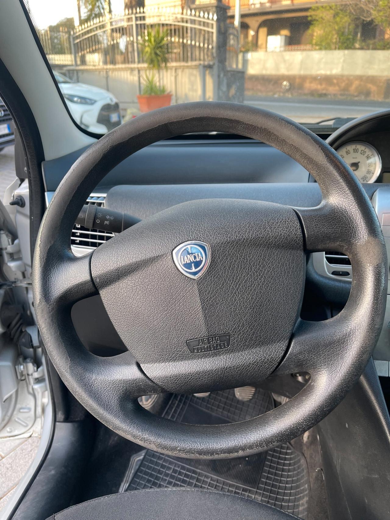 Lancia Ypsilon 1.2 60cv