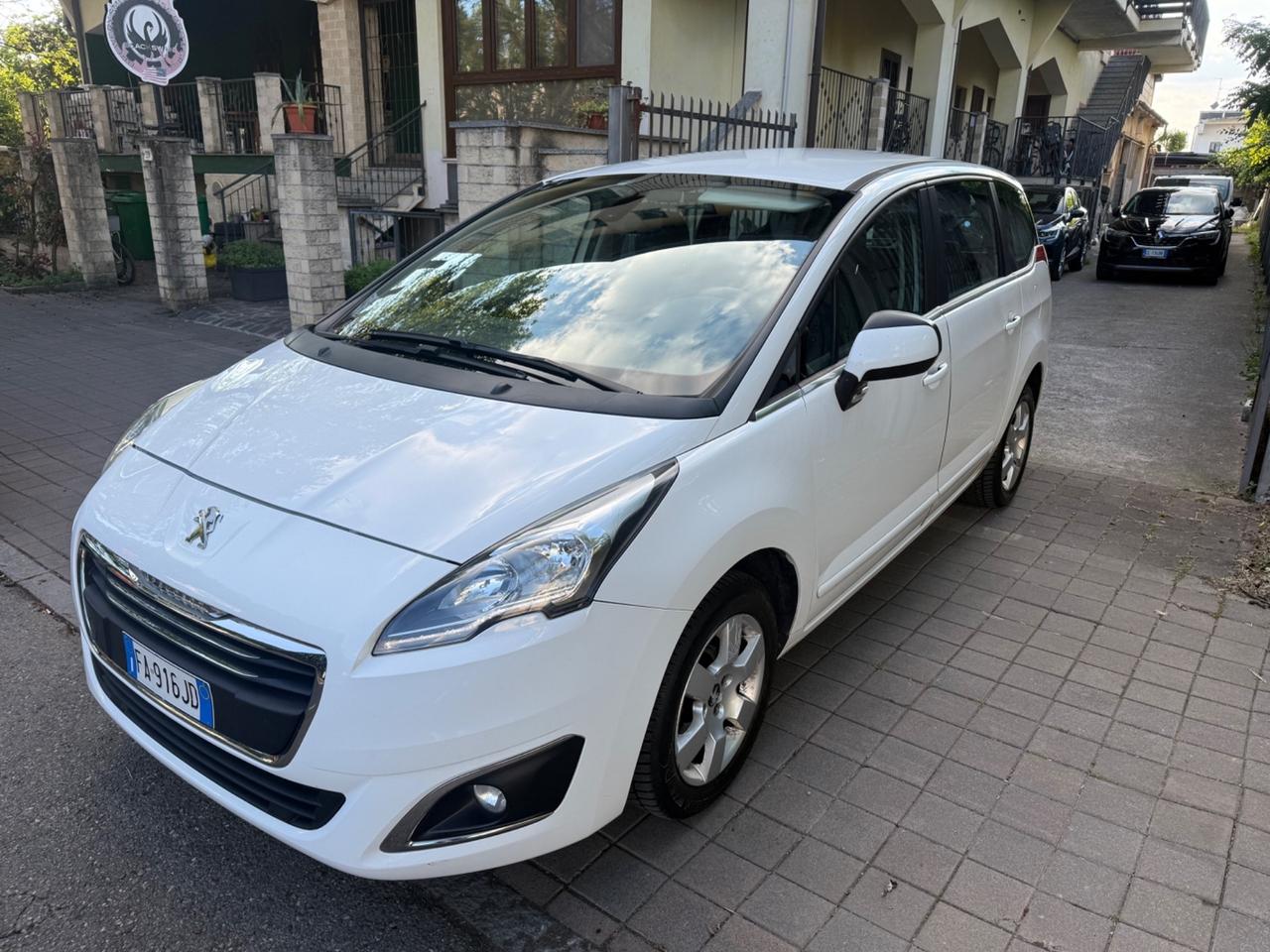 Peugeot 5008 PureTech Turbo 130 S&S Access