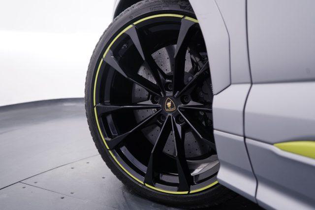 LAMBORGHINI Urus 4.0 650cv Graphite Capsule