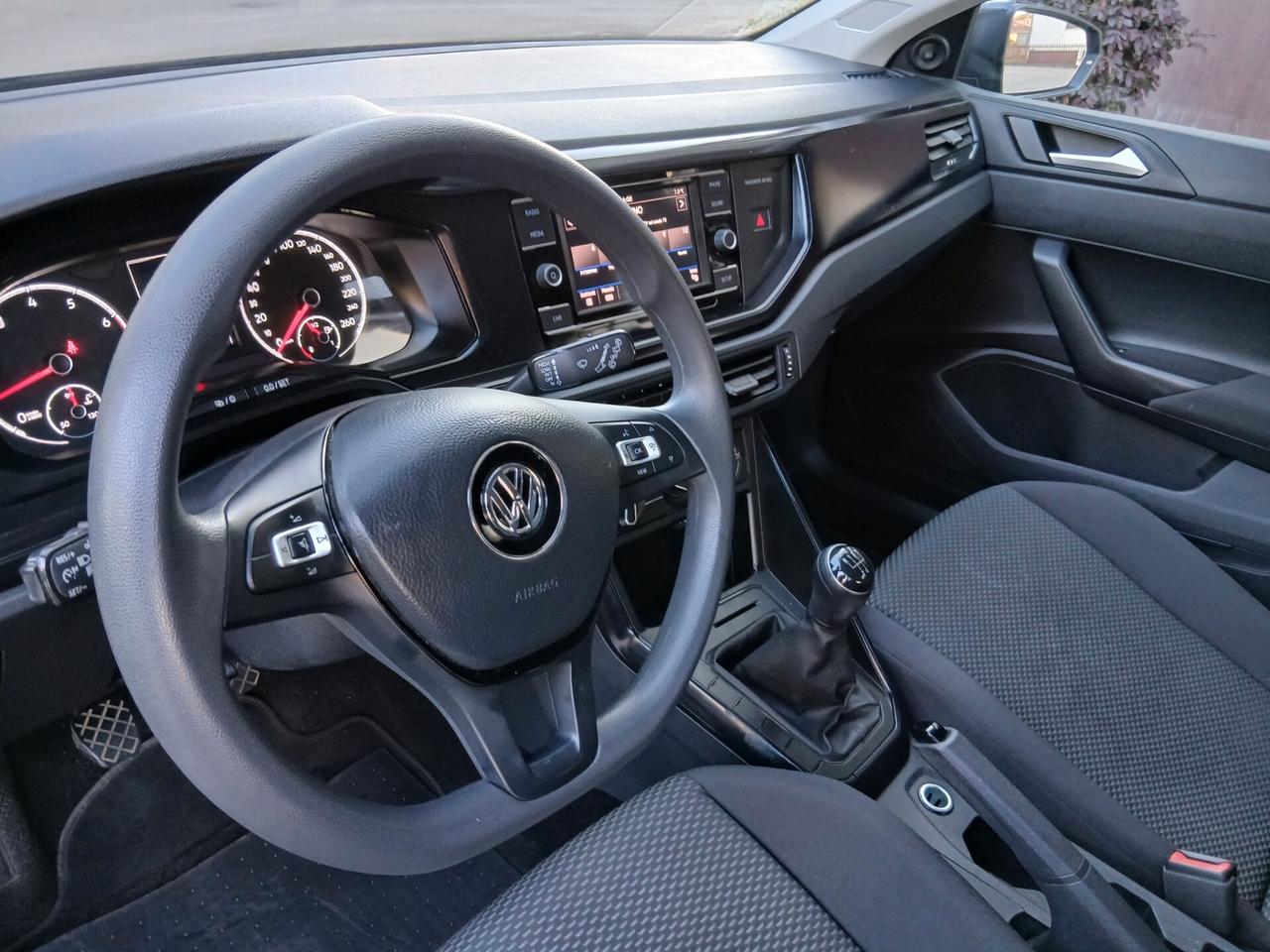 Volkswagen Polo 1.0 EVO 5p. Trendline BlueMotion tua a € 199 mese NEO PATENTATI
