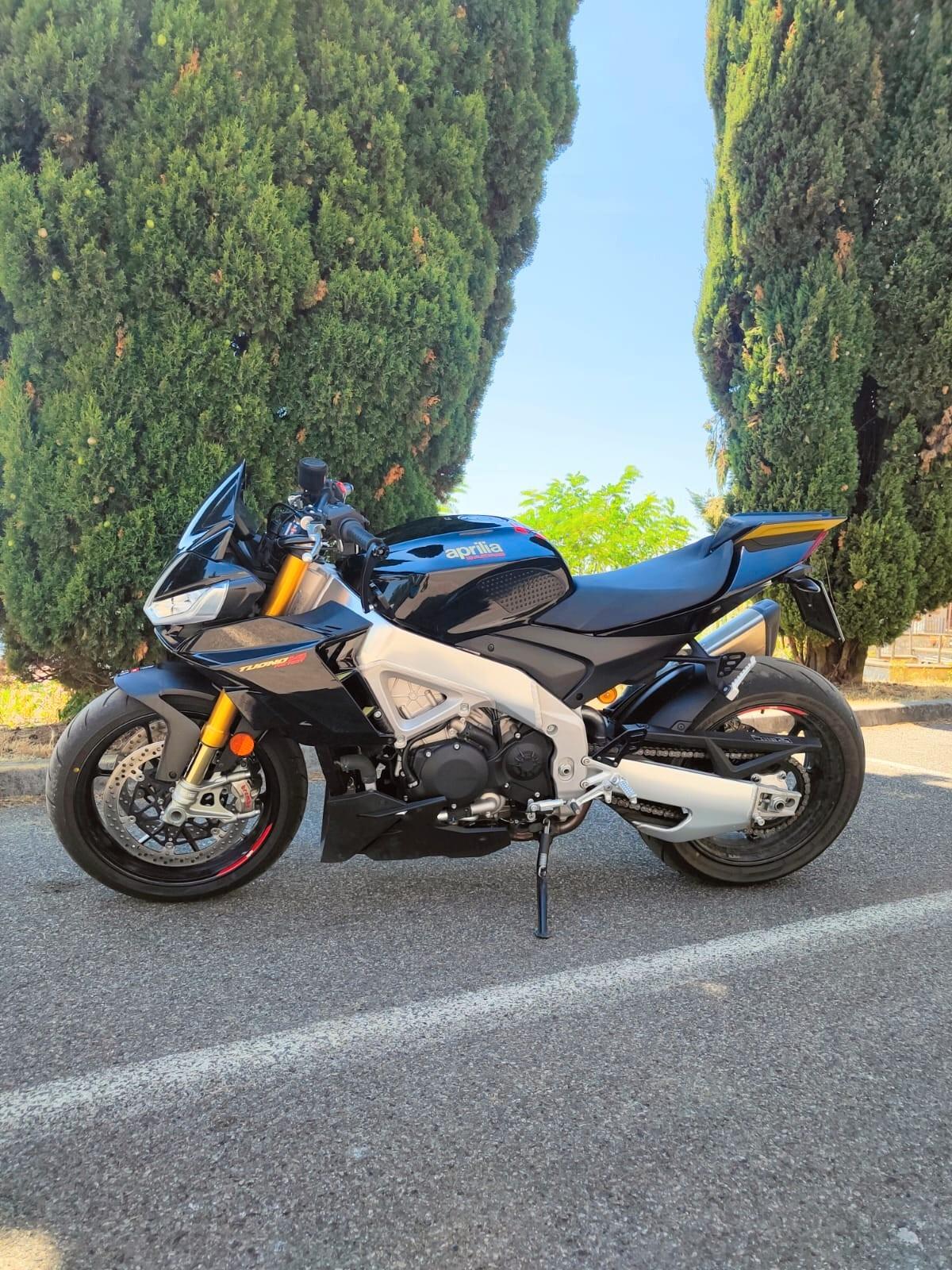 Aprilia Tuono V4 1100 factory
