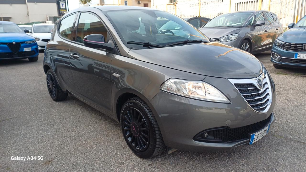 Lancia Ypsilon 1.2 69 CV 5 porte GPL Ecochic S Momodesign