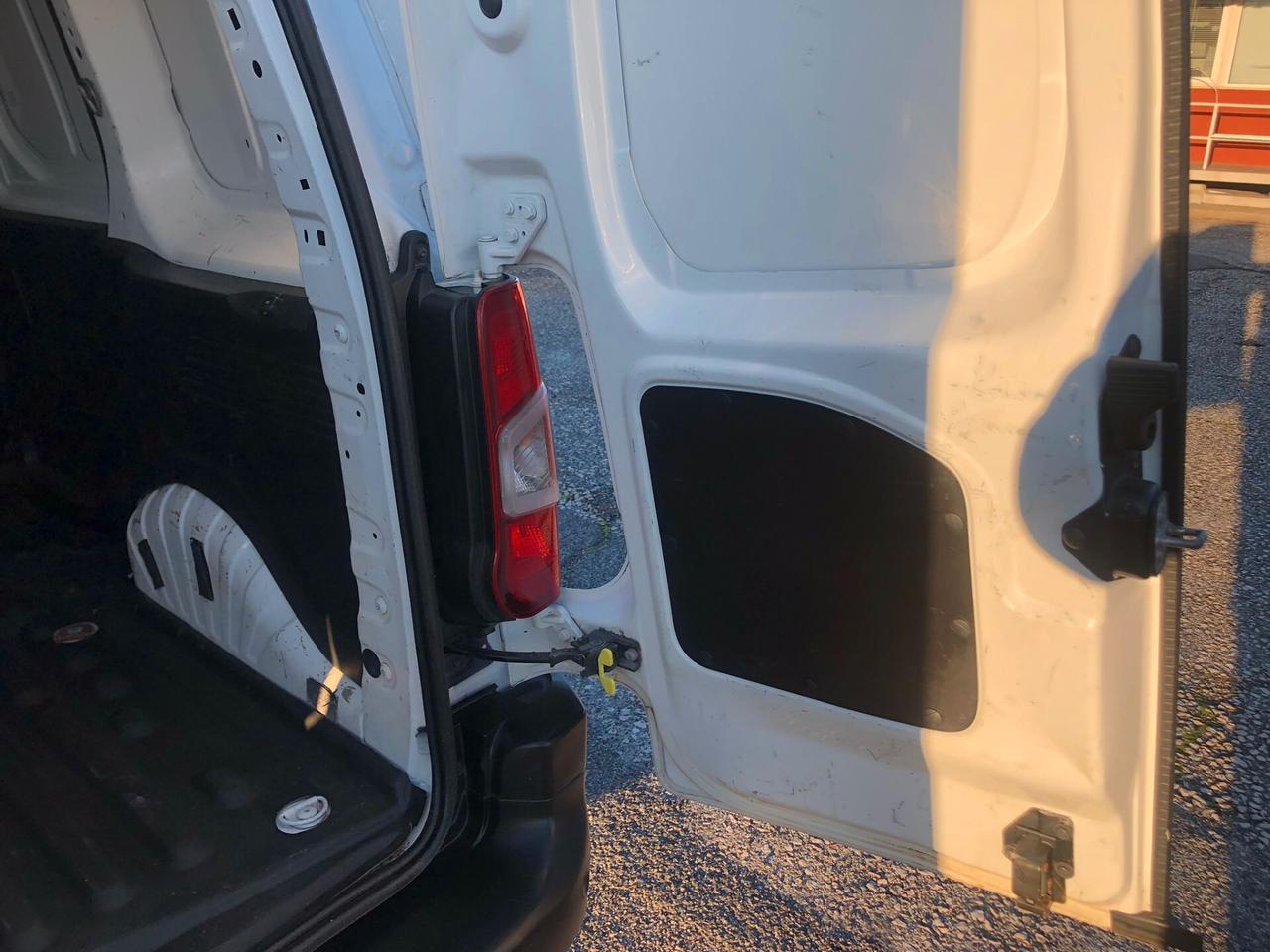 Opel Combo Cargo 1.5d 75cv L1H1 Edition mt5 E6.