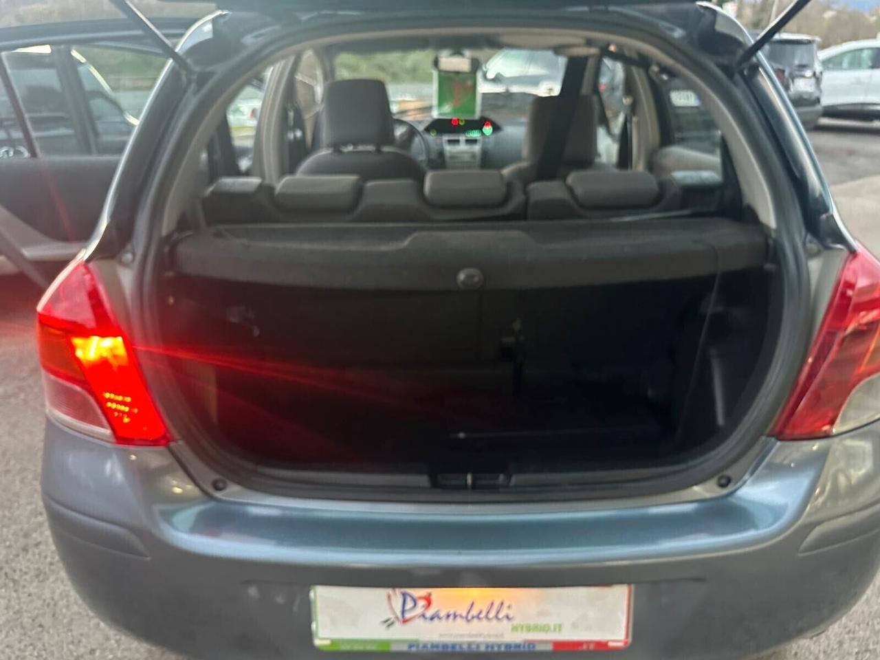 Toyota Yaris 1.3 BENZ 5 porte Sol