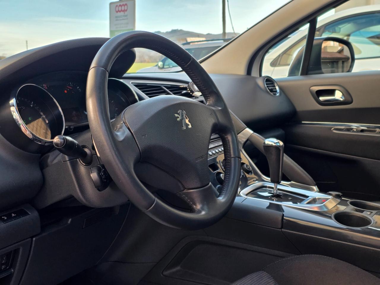 Peugeot 3008 1.6 HDi 112CV cambio robotizzato Business