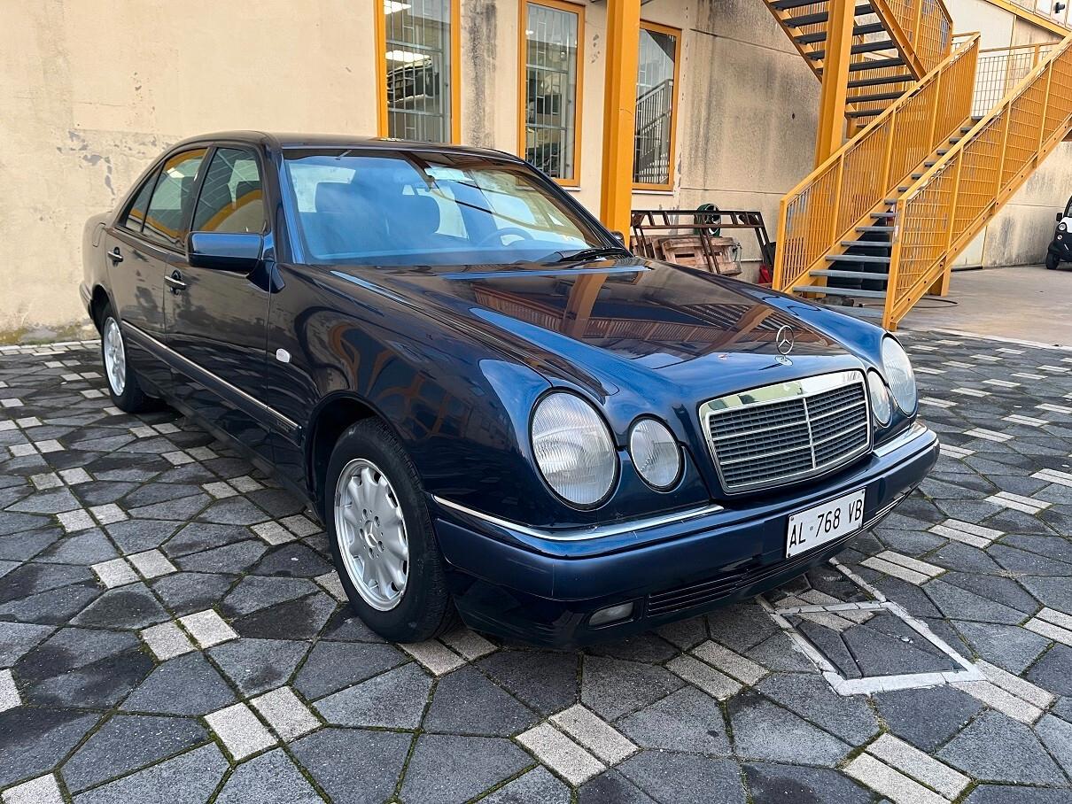 Mercedes-benz E 200 cat Elegance