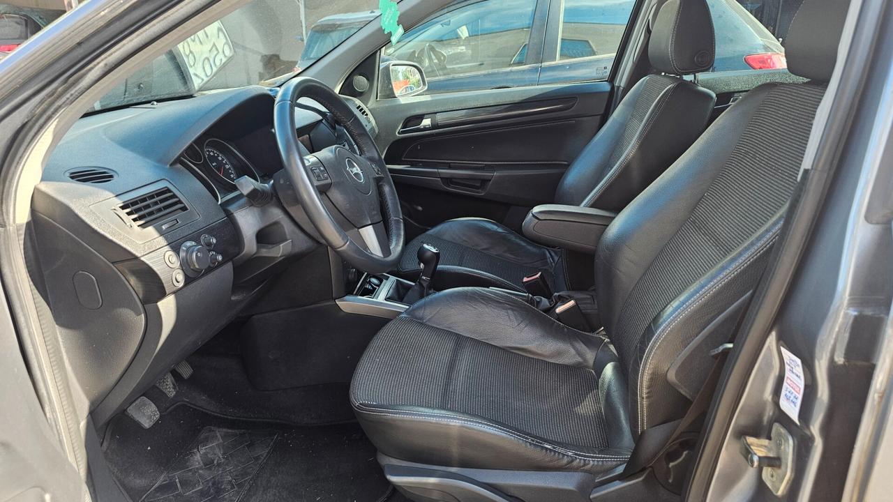 Opel Astra 1.6 16V Twinport 5 porte Cosmo