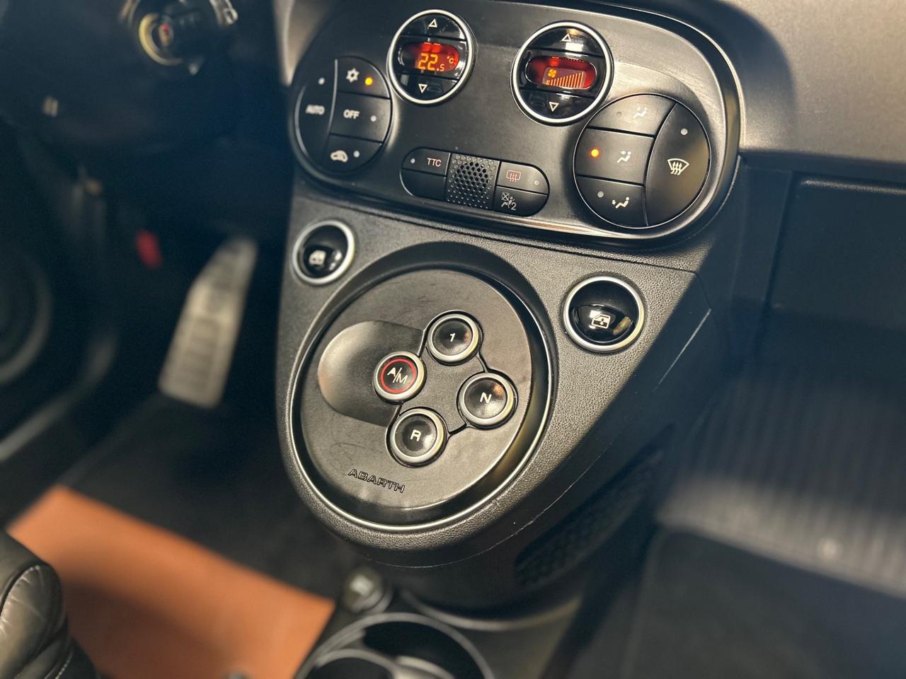 Abarth 595 595C 1.4 T-Jet 165cv Turismo *** AUTOMATICA * AKRAPOVIC * CABRIO ***