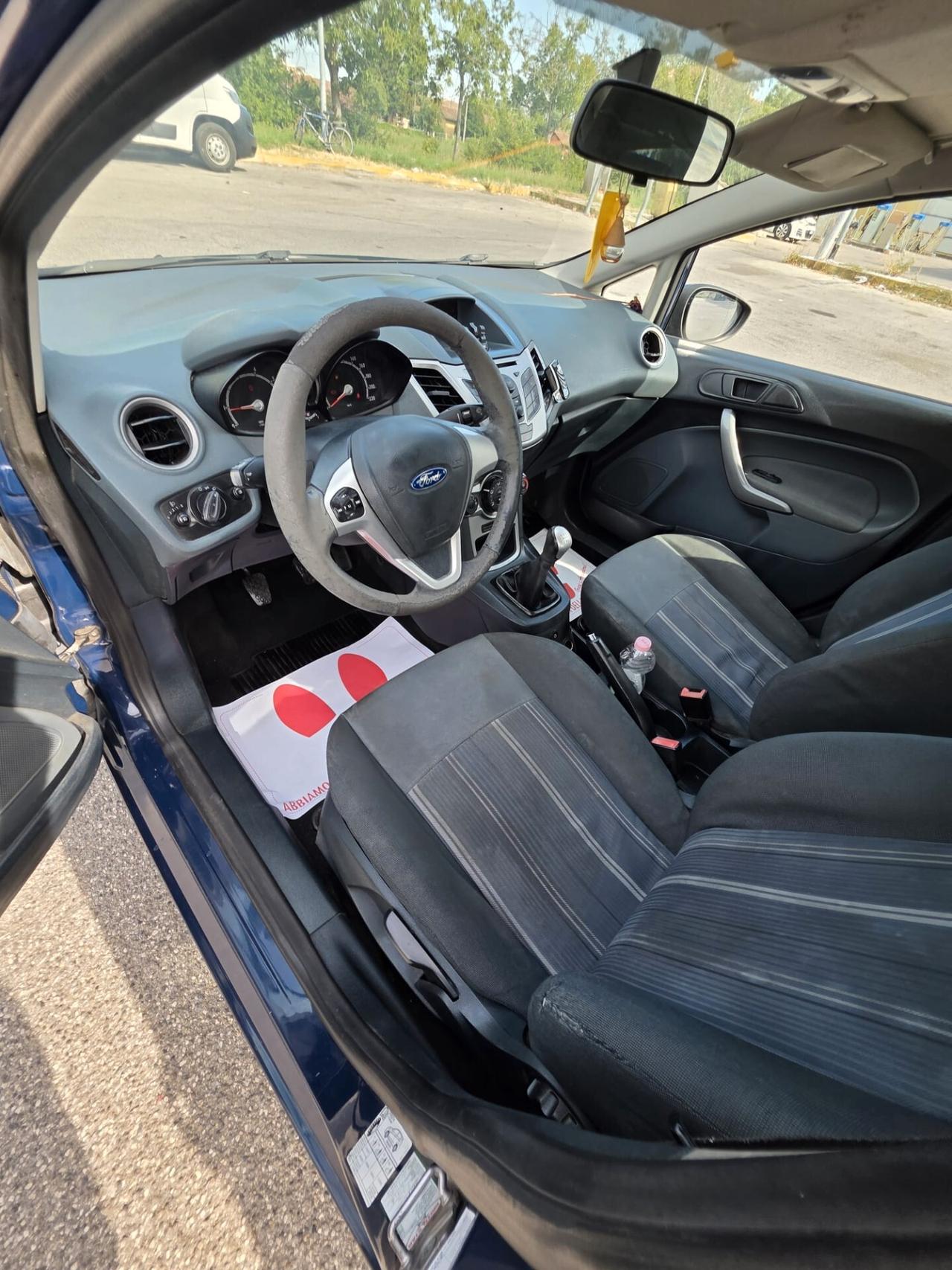 Ford Fiesta 1.4 5 porte Bz.- GPL Titanium