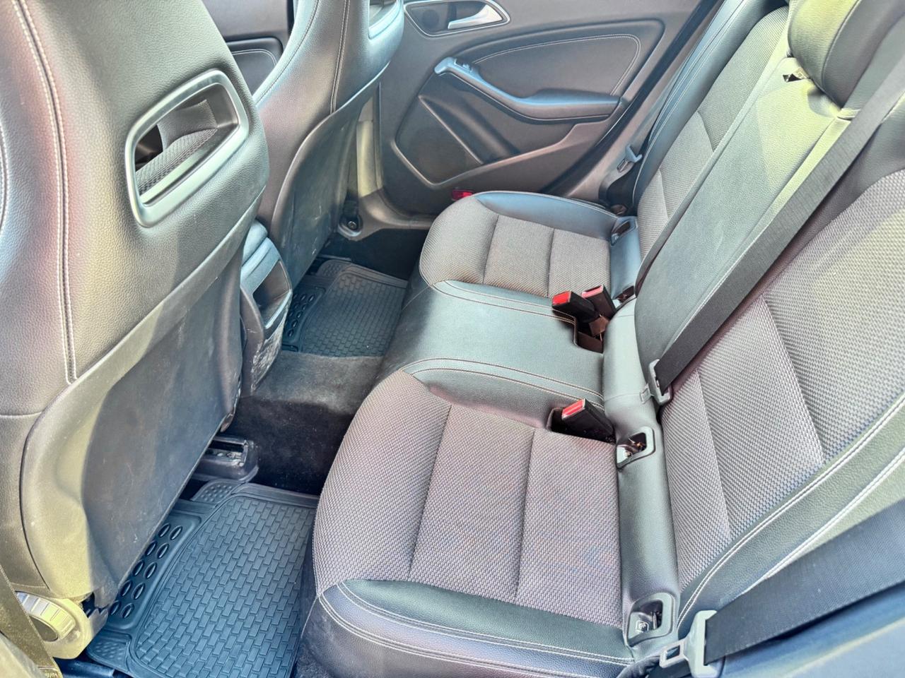 Mercedes-benz CLA 180 d S.W. Automatic Premium - Dark Night