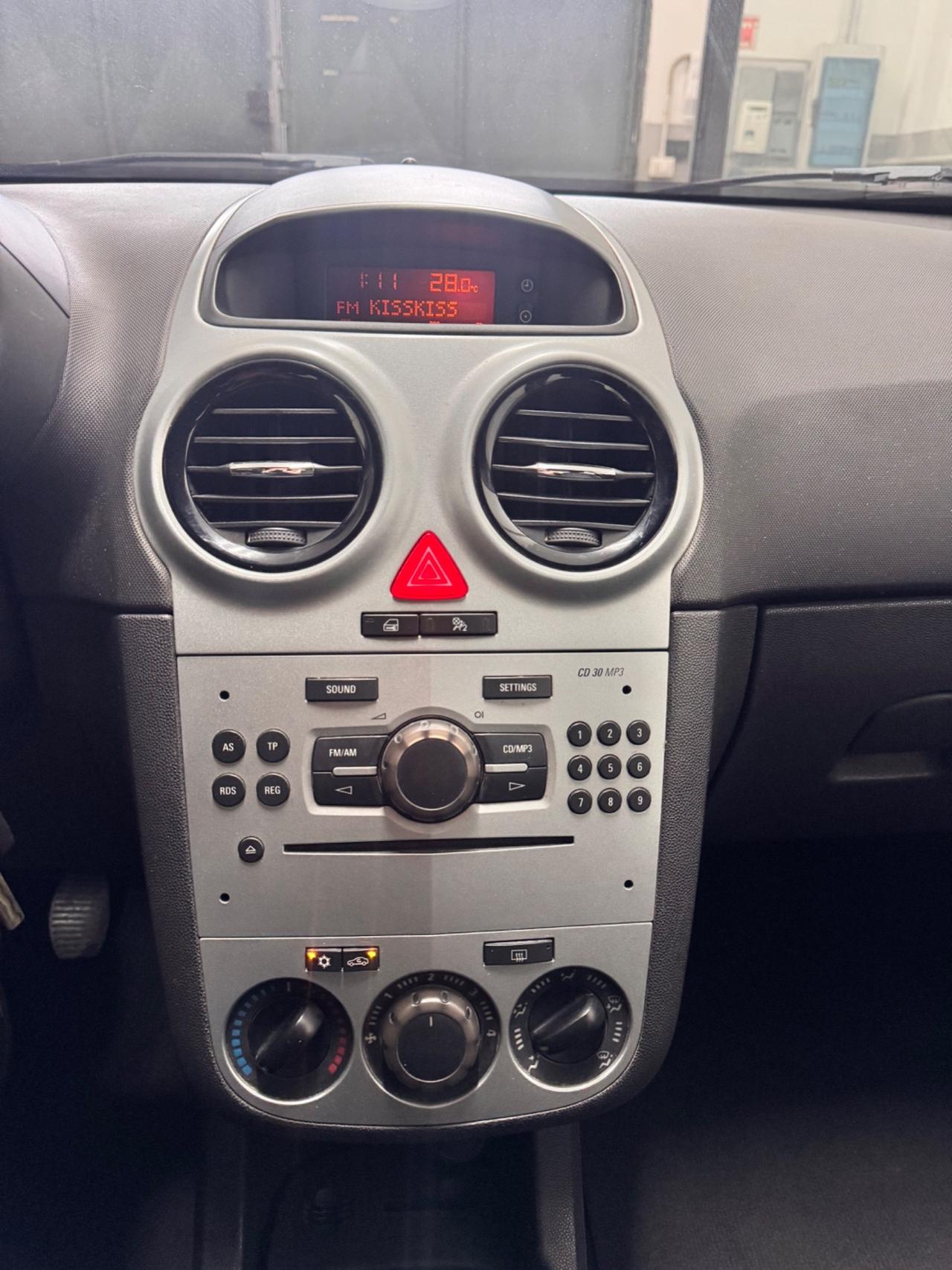 Opel Corsa 1.2 5 Porte Benz/Gpl Cosmo - 2009