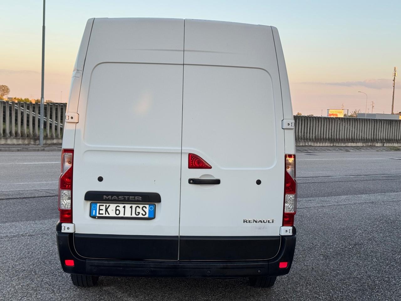 Renault Master 2.3 DCI 125cv L3H2