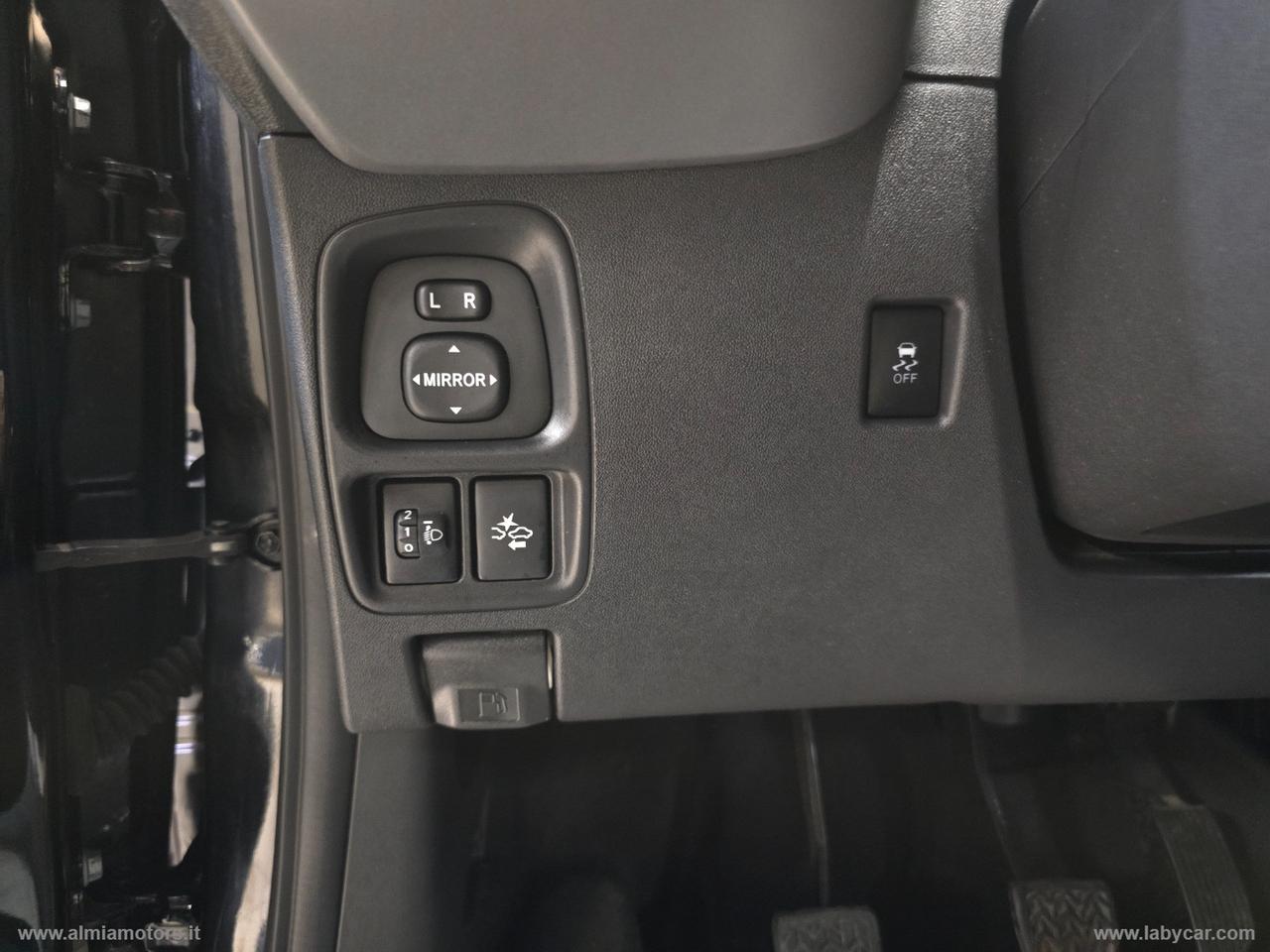 TOYOTA Aygo Connect 1.0 VVT-i 72 CV 5p. x-play