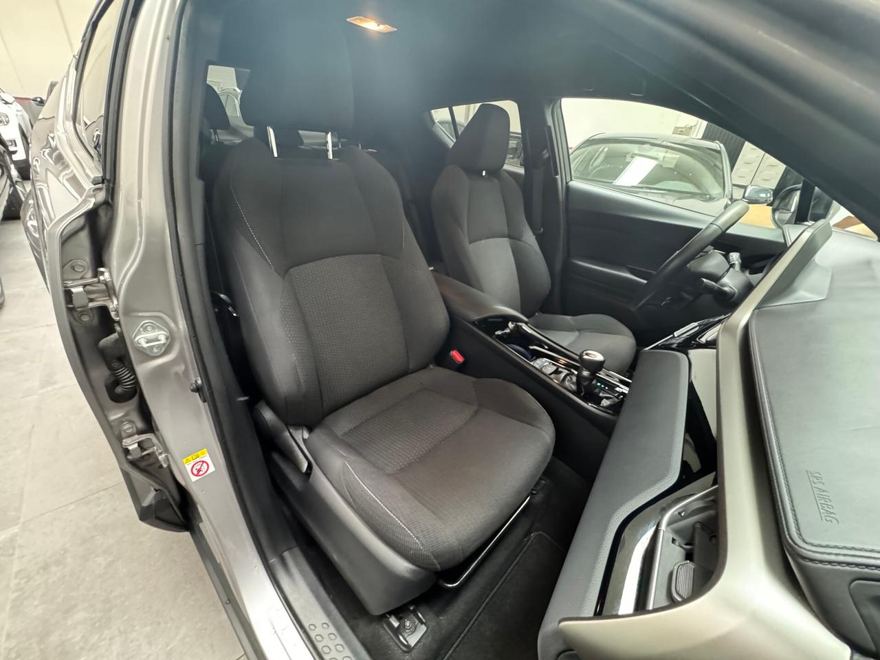 Toyota C-HR 1.8 Hybrid E-CVT Trend