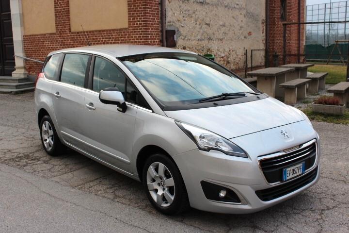 Peugeot 5008 1.6 HDi 115CV Allure 7POSTI CLIMA AUTOMATICO SENSORI PARK RADIO CD NAVIGATORE