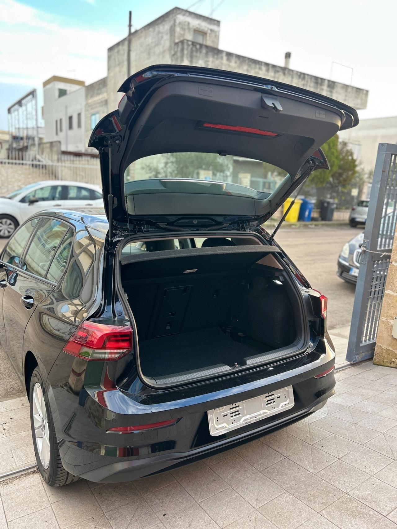 Volkswagen Golf 2.0 TDI 115 CV SCR Life-2022 !!COME NUOVA!!