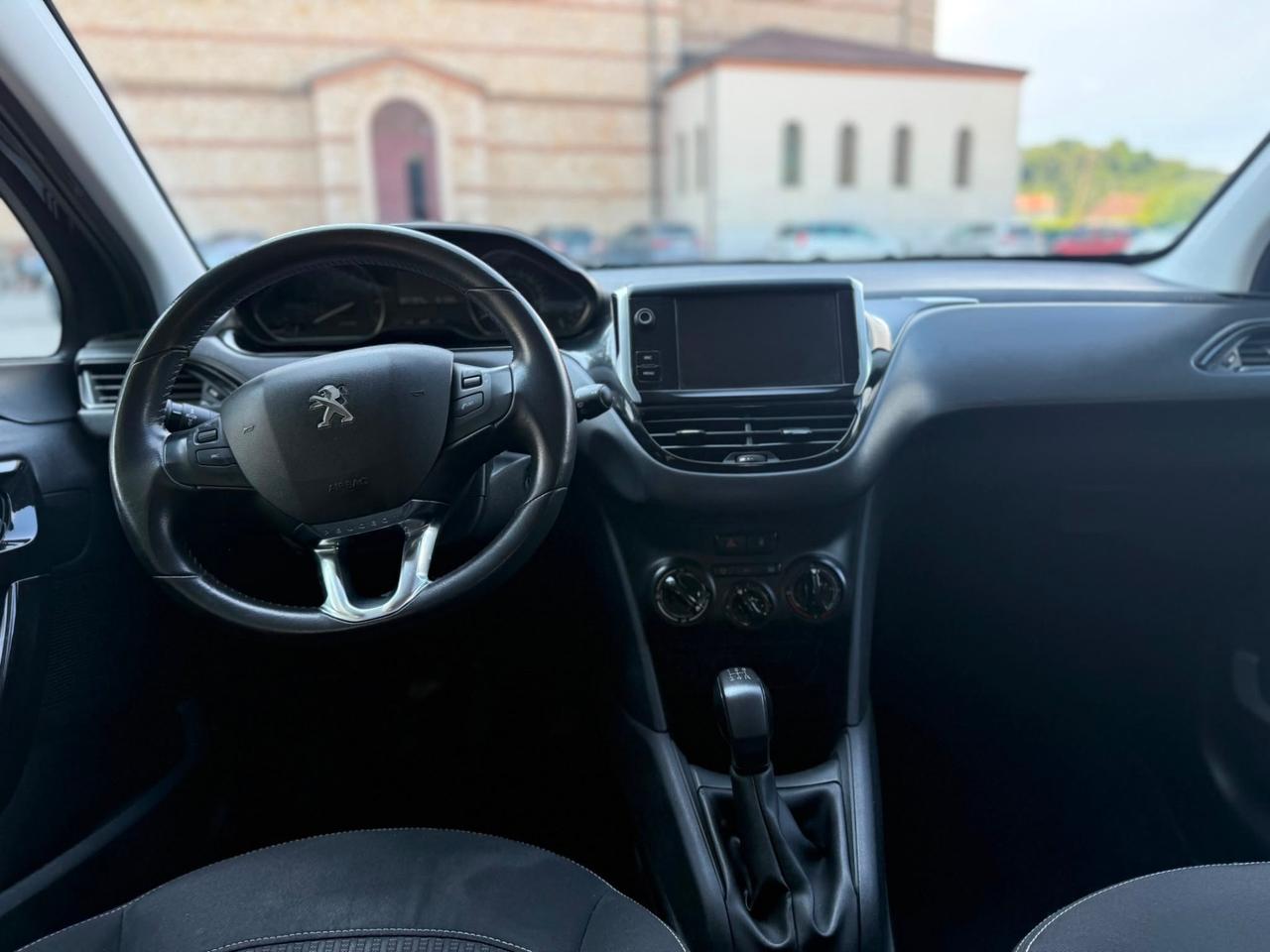 Peugeot 208 PureTech 82 5 porte Allure