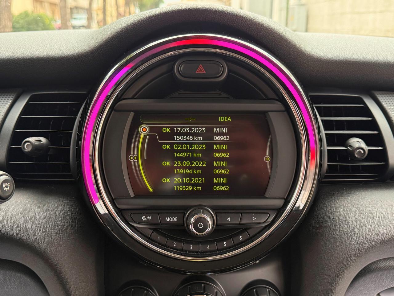 Mini 1.5 One D 95CV 5P *LUCI LED AMBIENT – 2016