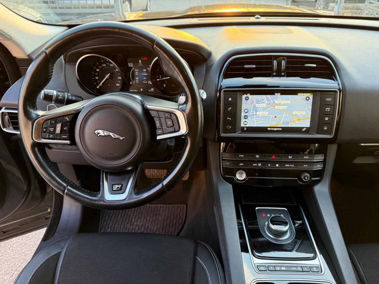 Jaguar F-Pace 2.0 D 180CV R-Sport BLACK EDITION 30 di 100