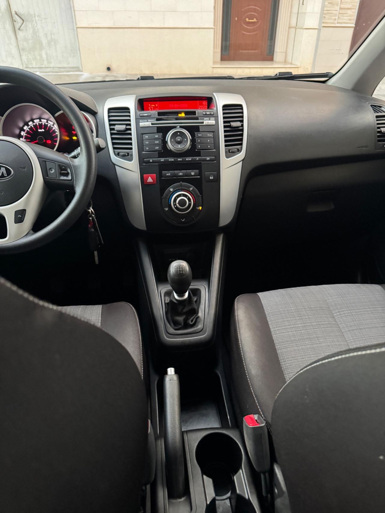 Kia Venga 1.4 CRDi 90 CV S&S High Tech Crossover