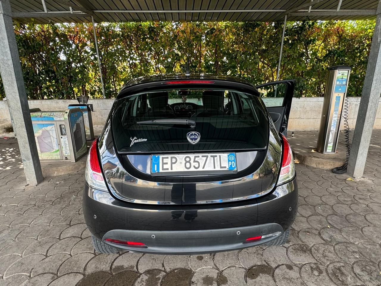 Lancia Ypsilon 0.9 TwinAir 85 CV 5 porte Metano Ecochic Gold